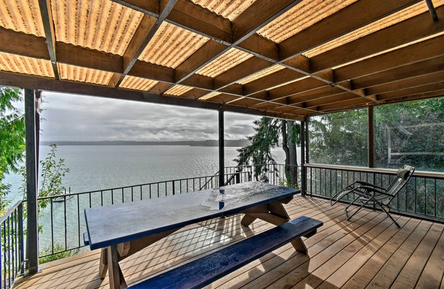 Quiet Beachfront Family Home w/ Mt. Rainier Views!