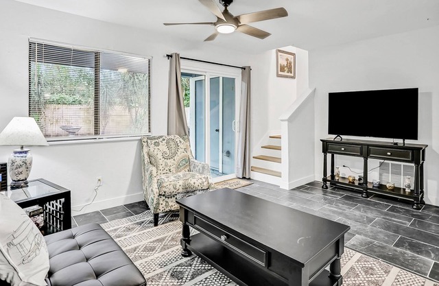 Quiet coastal townhome with fenced yard, firepit, AC, & W/D - dog-friendly