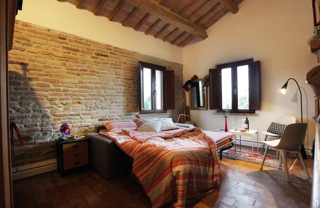 Quiet, comfortable B & B room in the heart of the Marche with 360 ° panorama