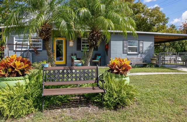 Quiet Cottage Retreat Near UCF