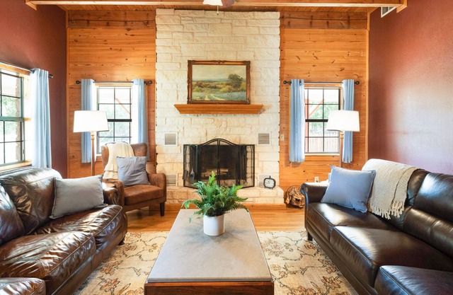 Quiet country charm 4-bedroom home with nature all around