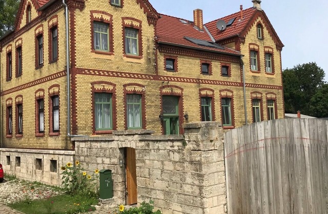 Quiet country house one-bedroom apartment with 9000 sqm garden