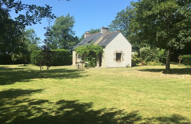 Quiet country property in the heart of nature 5 minutes from the beach