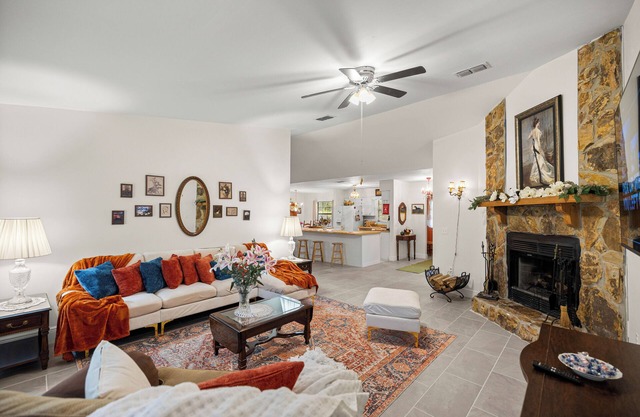 Quiet Country Retreat near Springs & Farms Perfect for Families & Nature Lovers