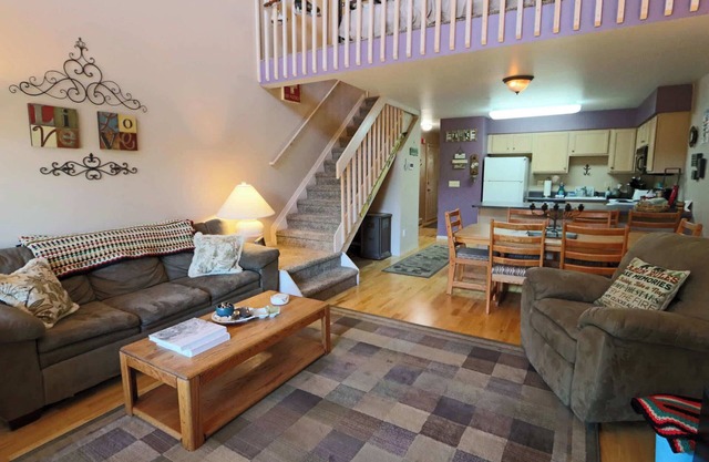 Quiet Cozy Fraser Getaway for 7!