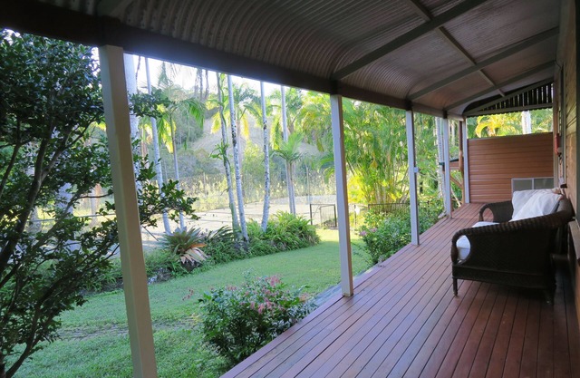 Quiet family holiday home with pool and tennis court close to Eumundi markets