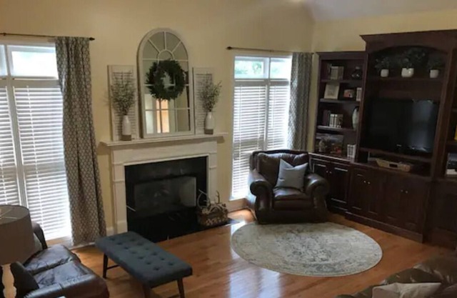 Quiet Family Home 7.5 miles from stadium