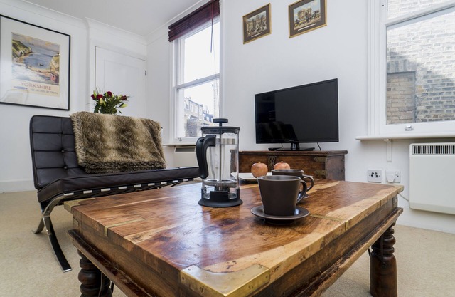 Quiet Flat Pimlico. Victoria Station Westminster * Fantastic Central Location *