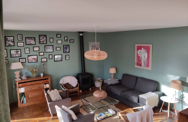 Quiet house near beach, garden, wifi, pets on request