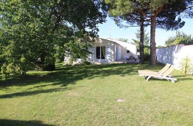 Quiet house near the sea