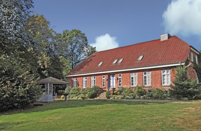 Quiet, idyllic and surrounded by greenery, this beautiful vacation home awaits you in Metelsdorf in