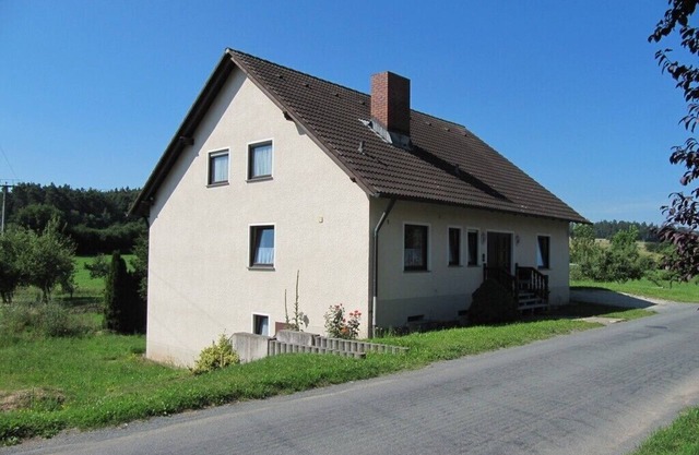 quiet location on the outskirts, spacious apartment, close to nature