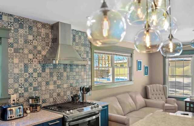Quiet Luxury on East Bay