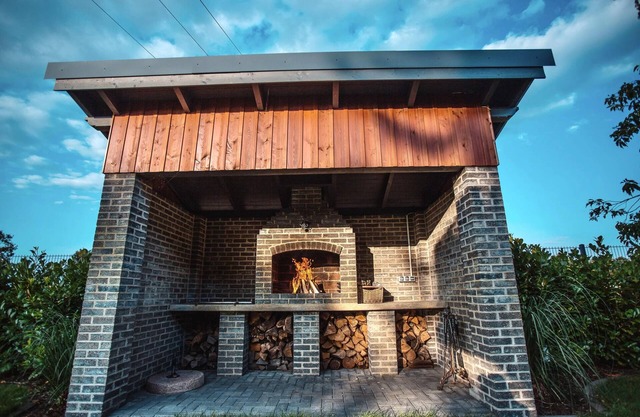 Quiet, modern villa surrounded by greenery (exclusive)