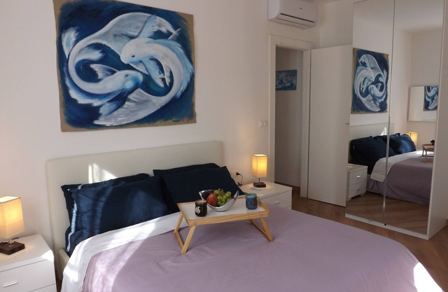 Quiet, newly renovated apartment opposite Villa Scassi.
