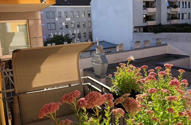 Quiet, perfectly located apartment with balcony