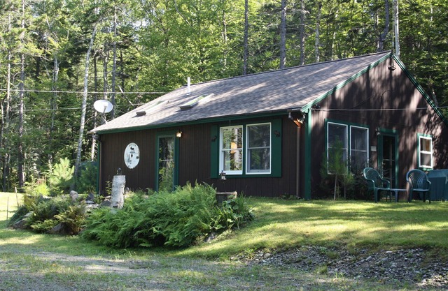 Quiet, Pet Friendly Cottage near Moosehead Lake!