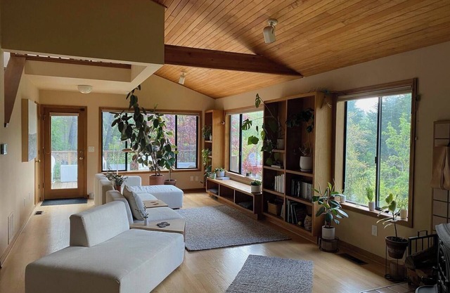 Quiet, Remote Workplace for Working Professionals
