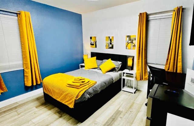 Quiet Room Near Wilton Manors!
