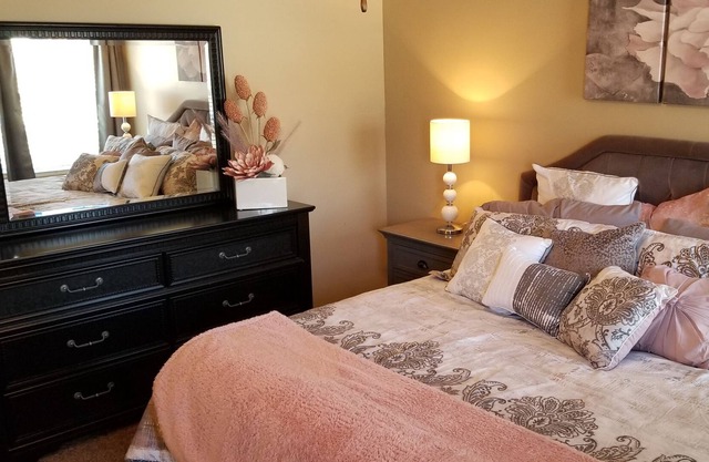Quiet/Safe Pleasant View Townhouse-Unit #54