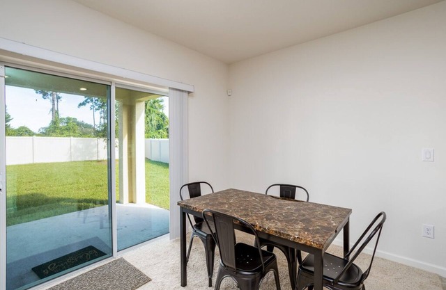 Quiet Scenic location 2br apt close to Orlando Attractions/Kennedy Space Center