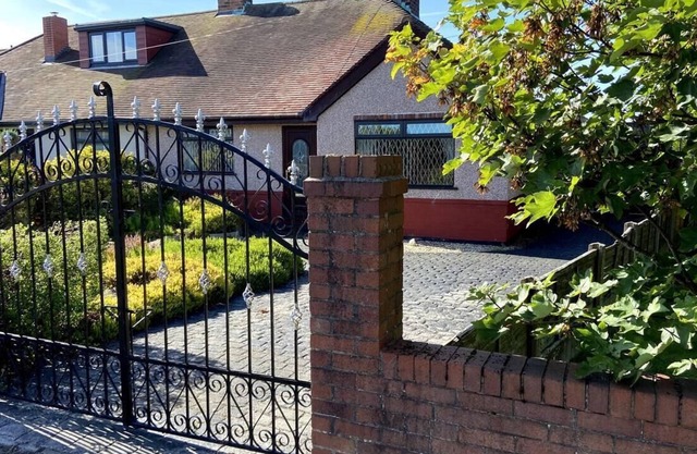 Quiet secluded two bedroom bungalow with parking