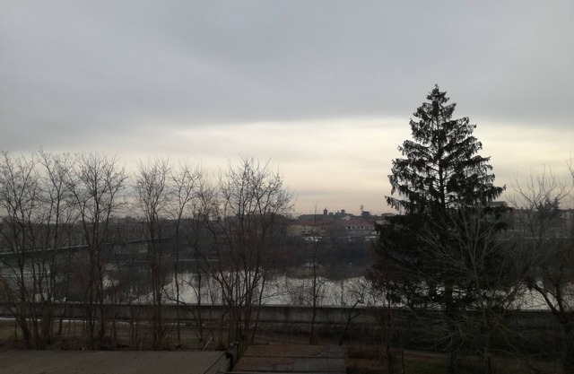 quiet, sunny apartment with excellent views