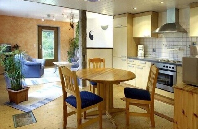 Quiet vacation apartment according to Chinese Feng-Shui teachings with water bed
