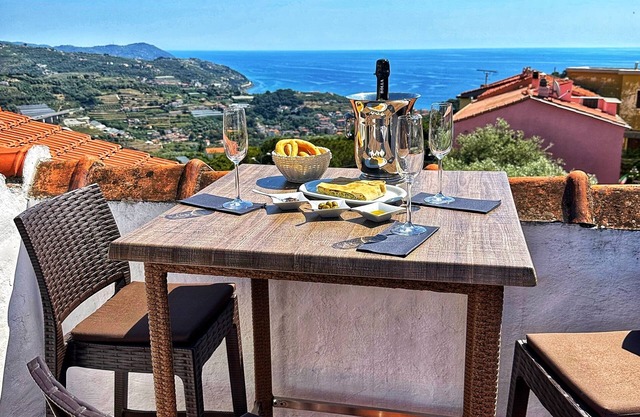 Quiet vacation home, sun terrace, sea view, 3km to the beach (008024-LT-0073)
