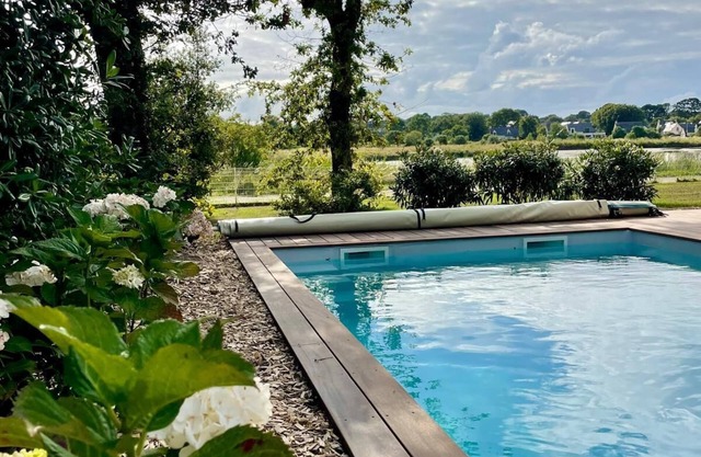 Quiet vacation home with swimming pool