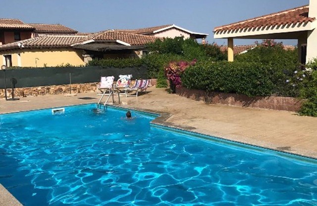 QUIET VILLA WITH VERANDA AND POOL A FEW STEPS FROM THE SEA AND SERVICES