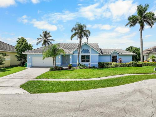 Quiet waterfront home with pool, dock and bicycles
