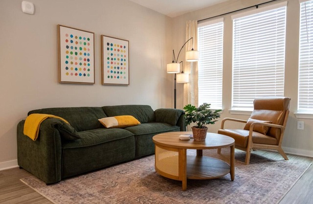 QuietCozy UGA|Pool|Gym|FastWifi|Publix|FreeParking
