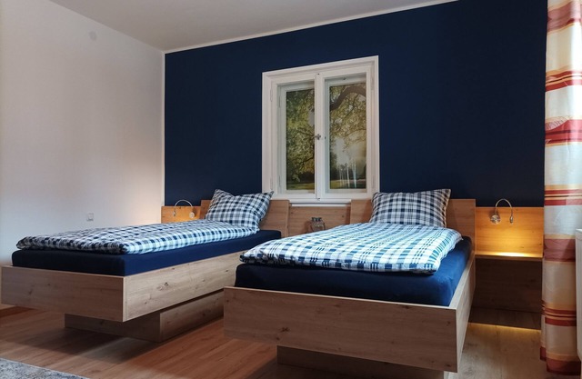 Quietly located vacation apartment with its own apiary near the train station for 5 guests