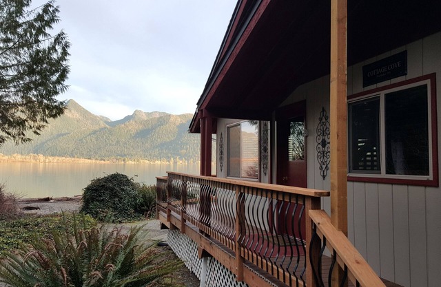 Quinault Cottage Cove Stay & Play" OR "Relax & Revive In Olympic National Park