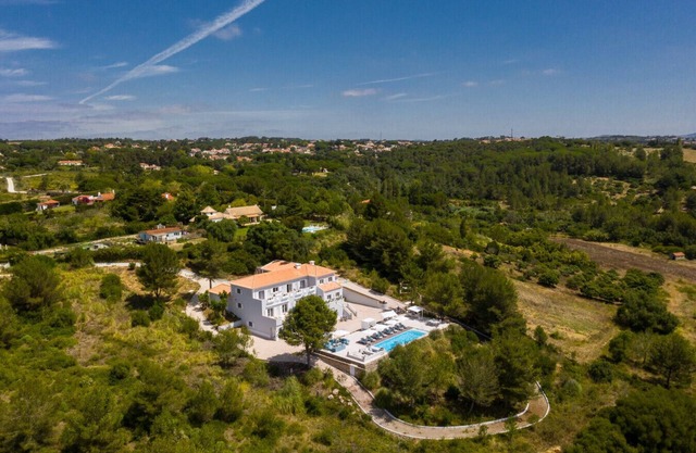 Quinta da Serra - Villa in Sintra with Heated Pool, Jacuzzi!