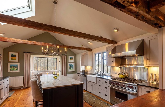 Quintessental Vermont Farmhouse near the River