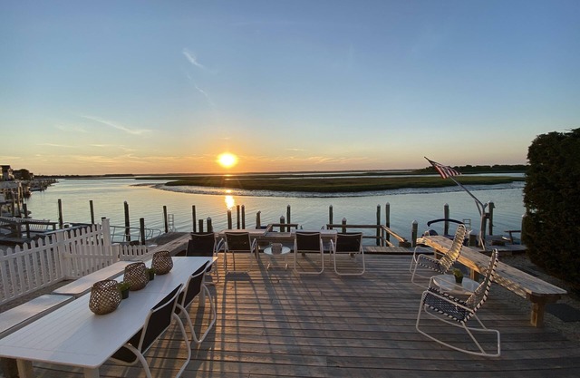 Quintessential bay home that is ready for family fun!