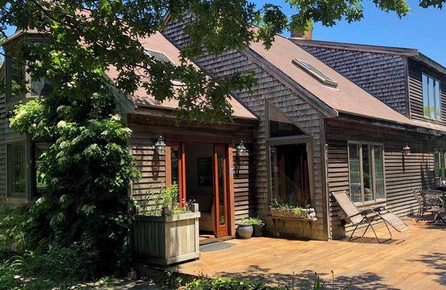 Quintessential Cape Cod Oceanside Getaway-Book your Best Truro Fall Retreat Now!