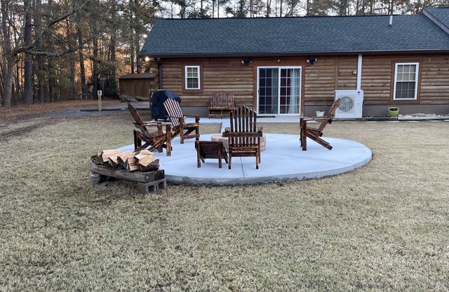 Quintessential escape to a log cabin!