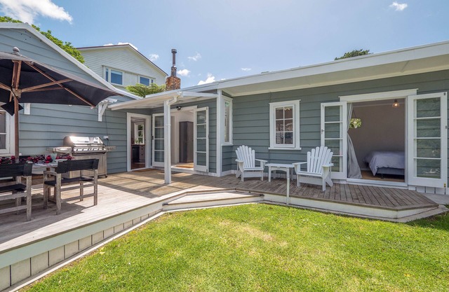 Quintessential Russell Cottage Right In The Heart Of The Village