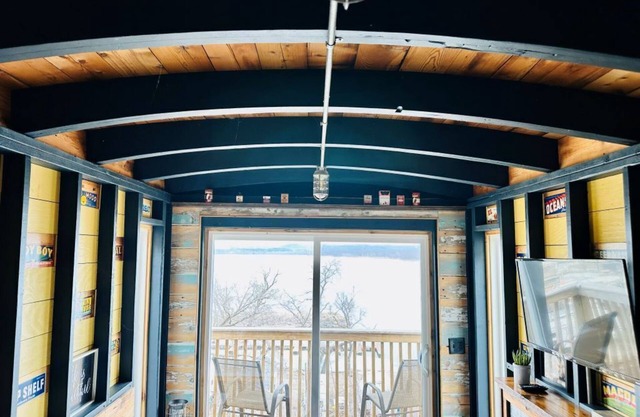 Quirky unique caboose style stay close to quaint river towns and Lake Pepin!