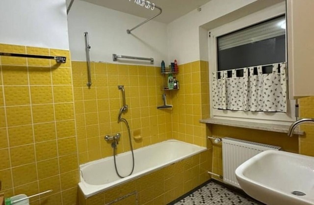 Quite Room in green Munich with neighbouring forests and parks! Peacefull area