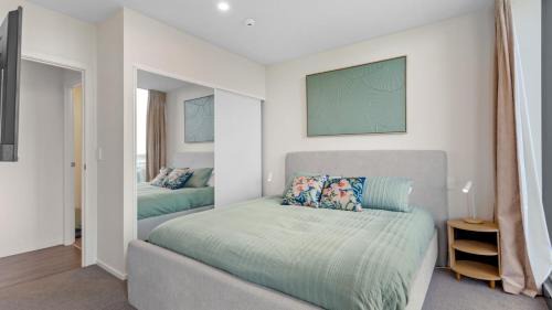 QV Stays Modern City Apartment