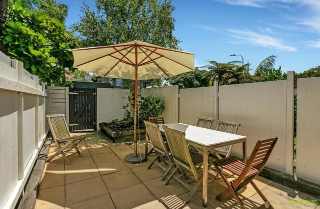 QV Sunny Townhouse at Collingwood Street - 456