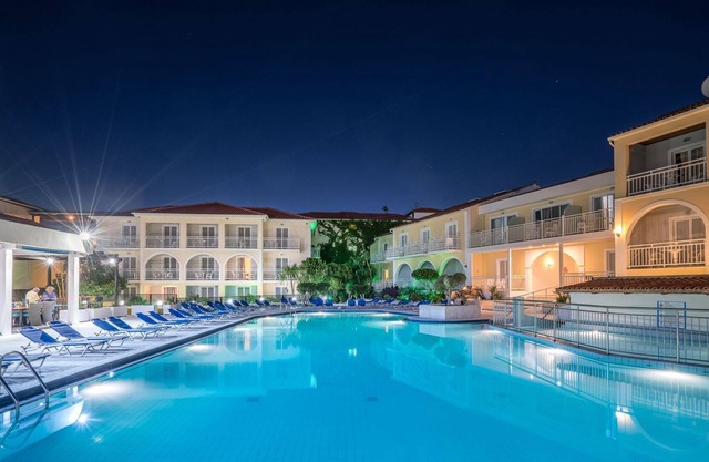 R 738 2 Bedroom Family Room Garden or Pool View All Inclusive