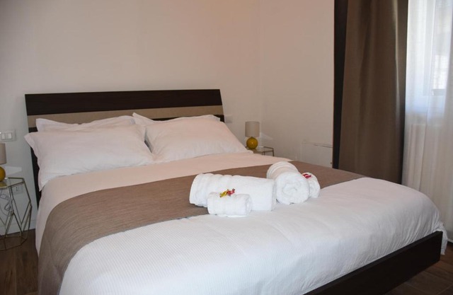 R & A Minerva Suites