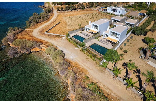R1358 8 Bed | Massi Estate | Golden Beach