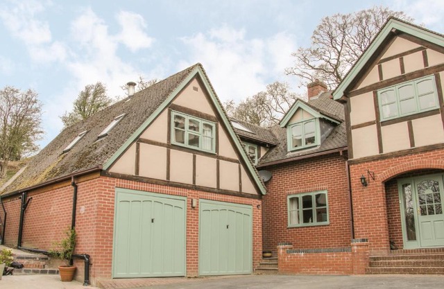 Ragleth Place Lodge