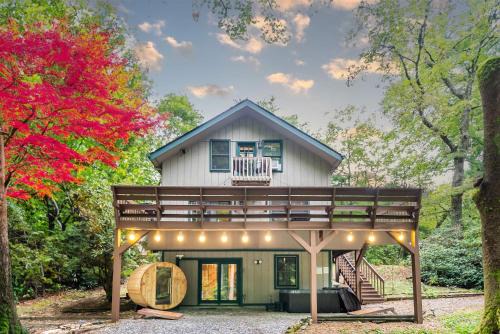 Rainbow Falls Cabin - Sauna - Hot Tub - Foosball